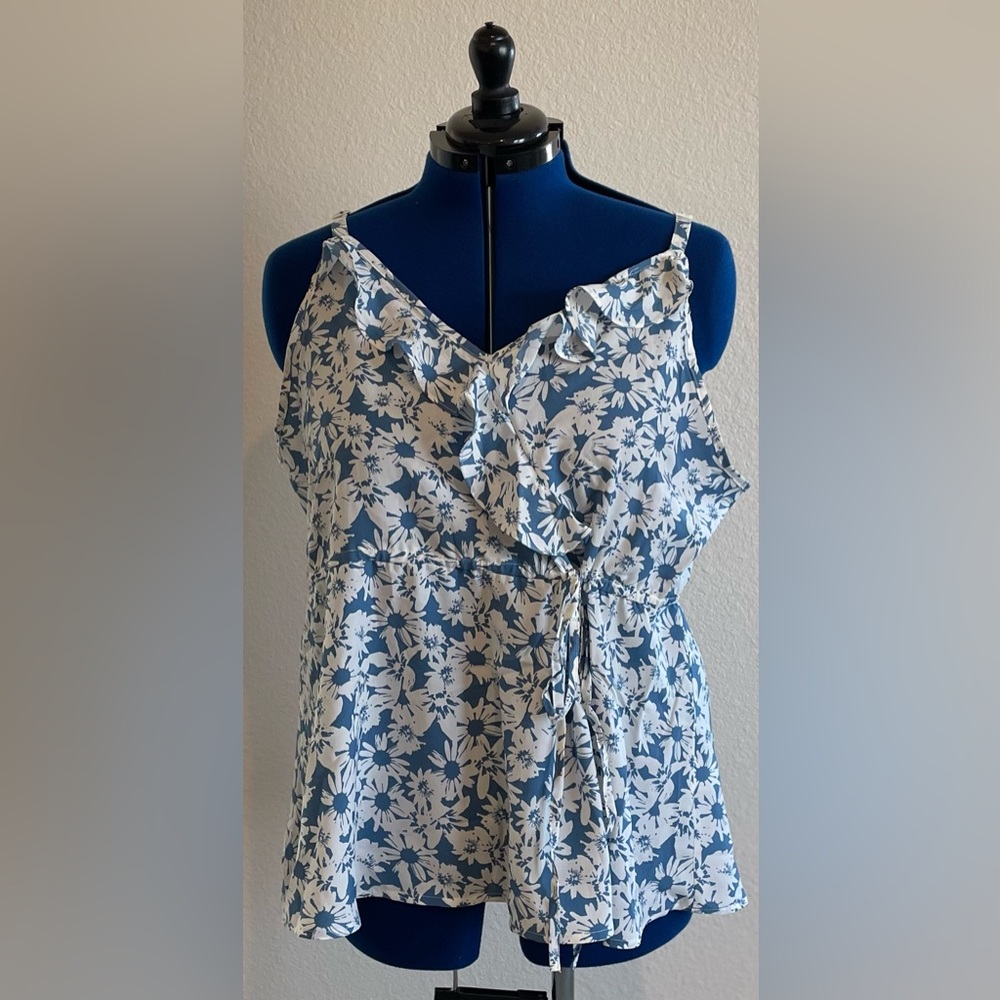 BloomChic Blue and White Floral Tank Top